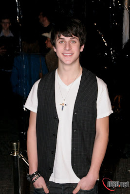 SNAPSHOTS!: HAPPY BIRTHDAY, DAVID HENRIE!