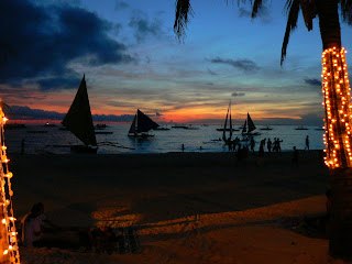 Apus de soare pe plaja in Filipine