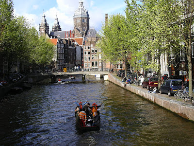 Imagini Olanda: canale Amsterdam in Cartierul Rosu