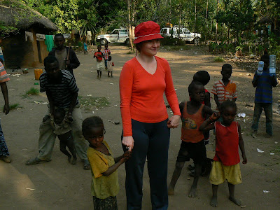 Obiective turistice Etiopia: de mana cu fetite, sat Ari