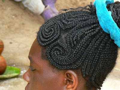 Femei Etiopia: coafura afro la Dorze