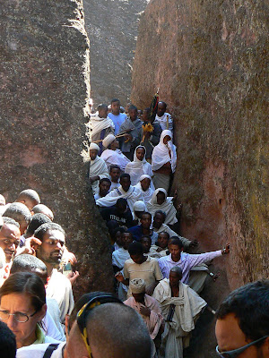 Imagini Etiopia: pelerini etiopieni in Lalibela