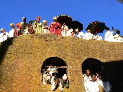 Imagini Etiopia: Craciun la Lalibela Beta Maryam procesiune preoti