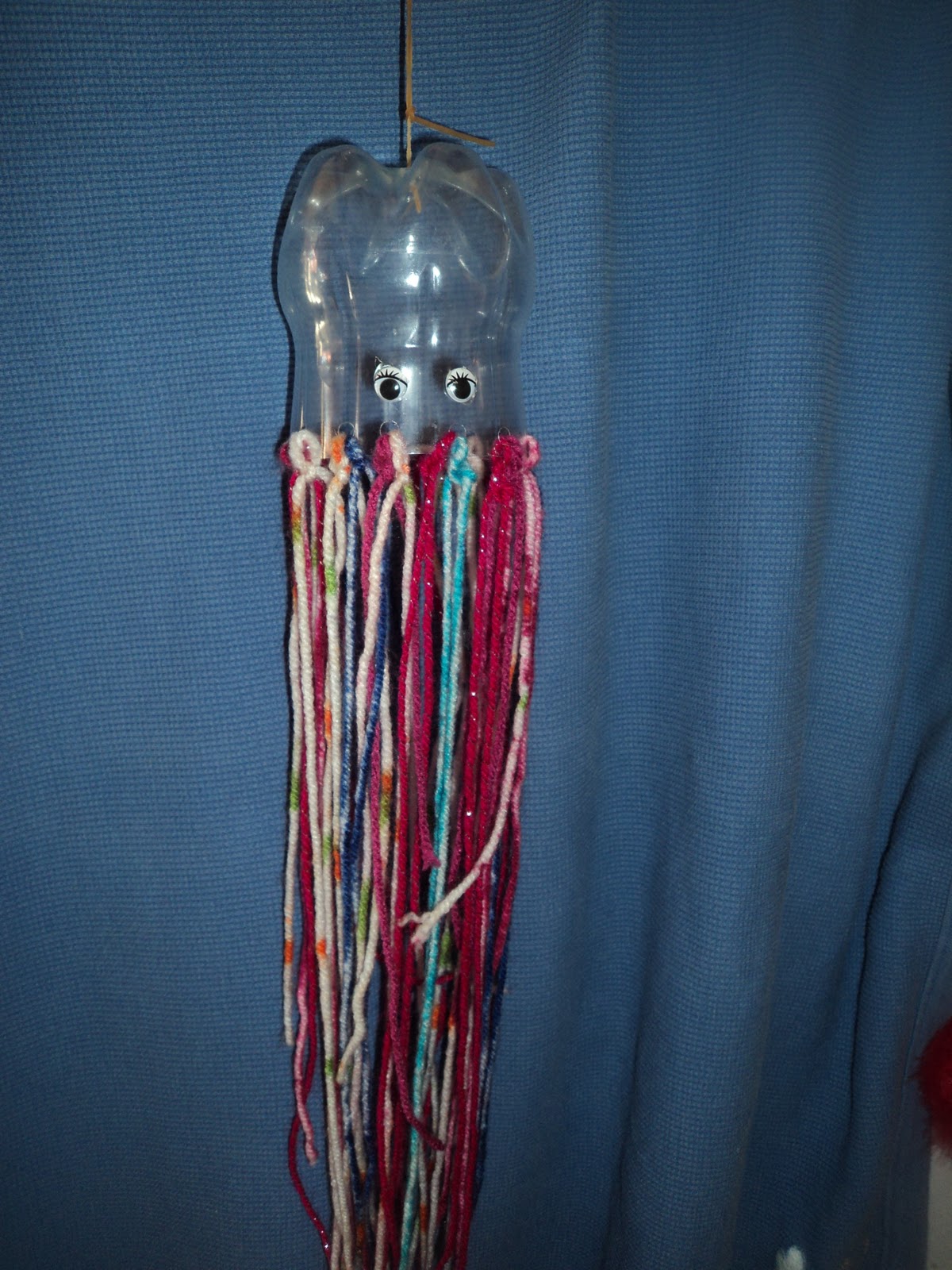Creatively Content: homemade jellyfish by Autumn