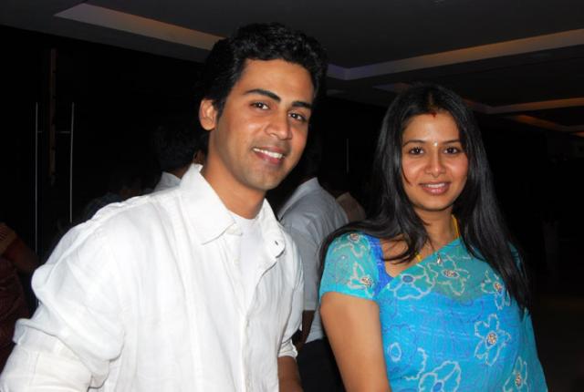 [naan-kadavul-premiere-013.jpg]