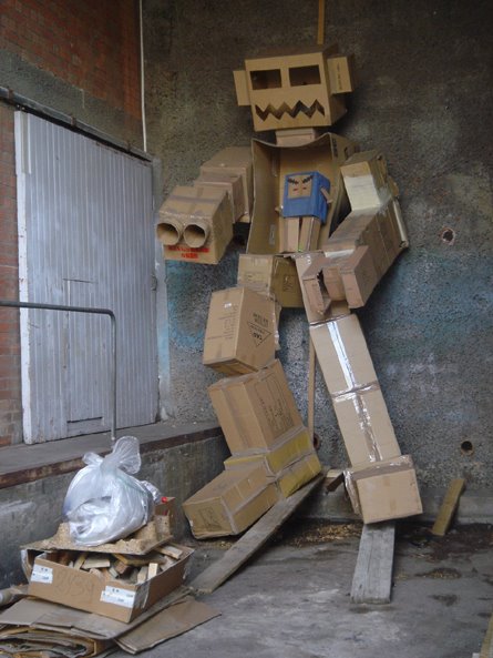 [cardboard-robot2.jpg]