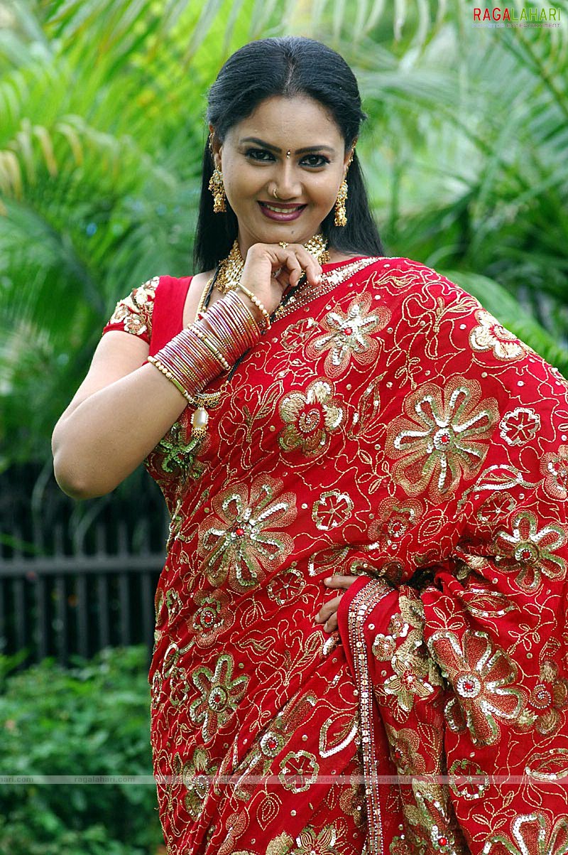 The Funtoosh Pagehave Funbath Raksha The Fat Beautiful Babe In Saree 