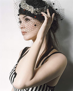 [ES_070625025821775_wideweb__300x375.jpg]