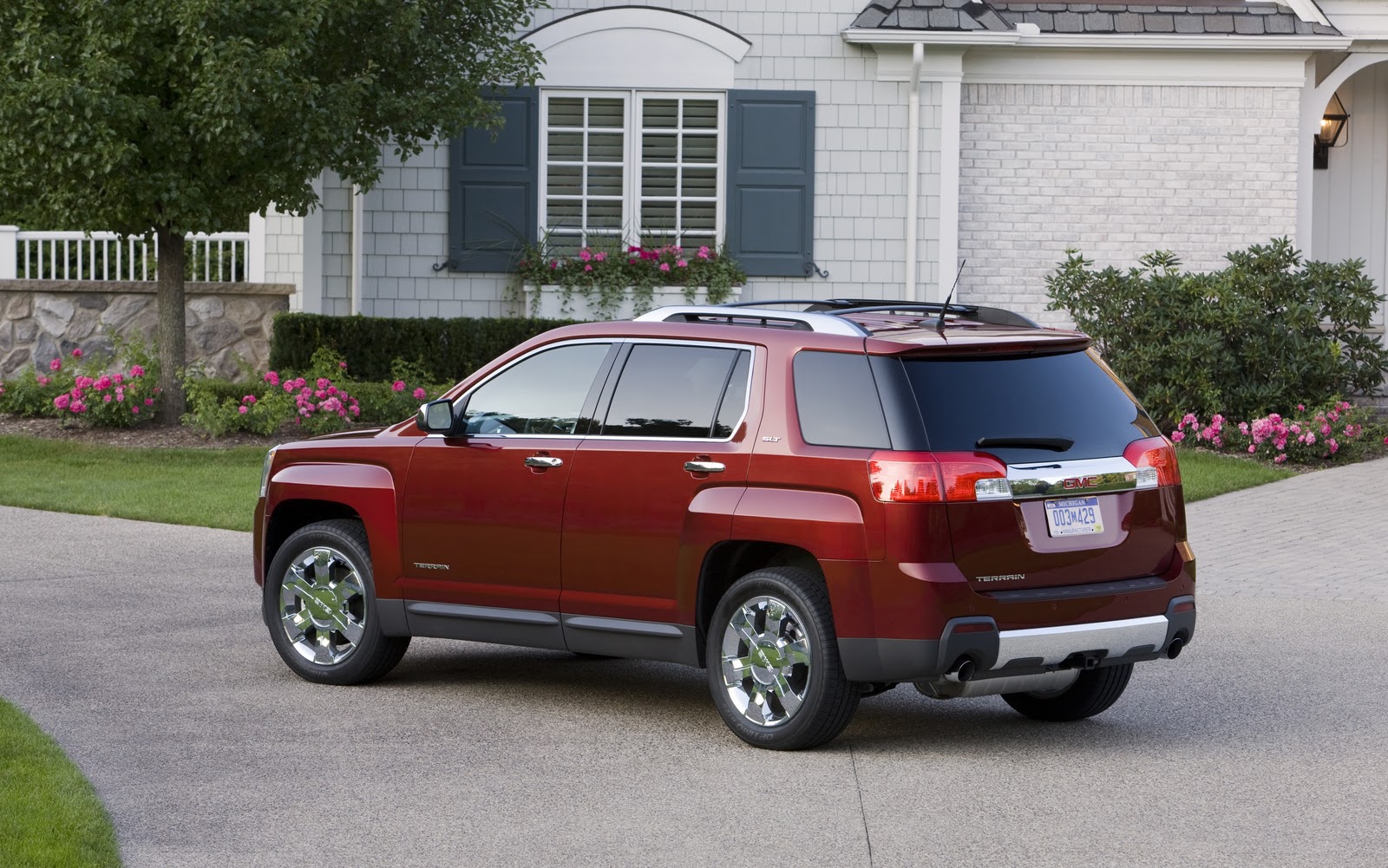 Auto Trends with JeffCars.com: 2010 GMC Terrain: Bold, Reliable