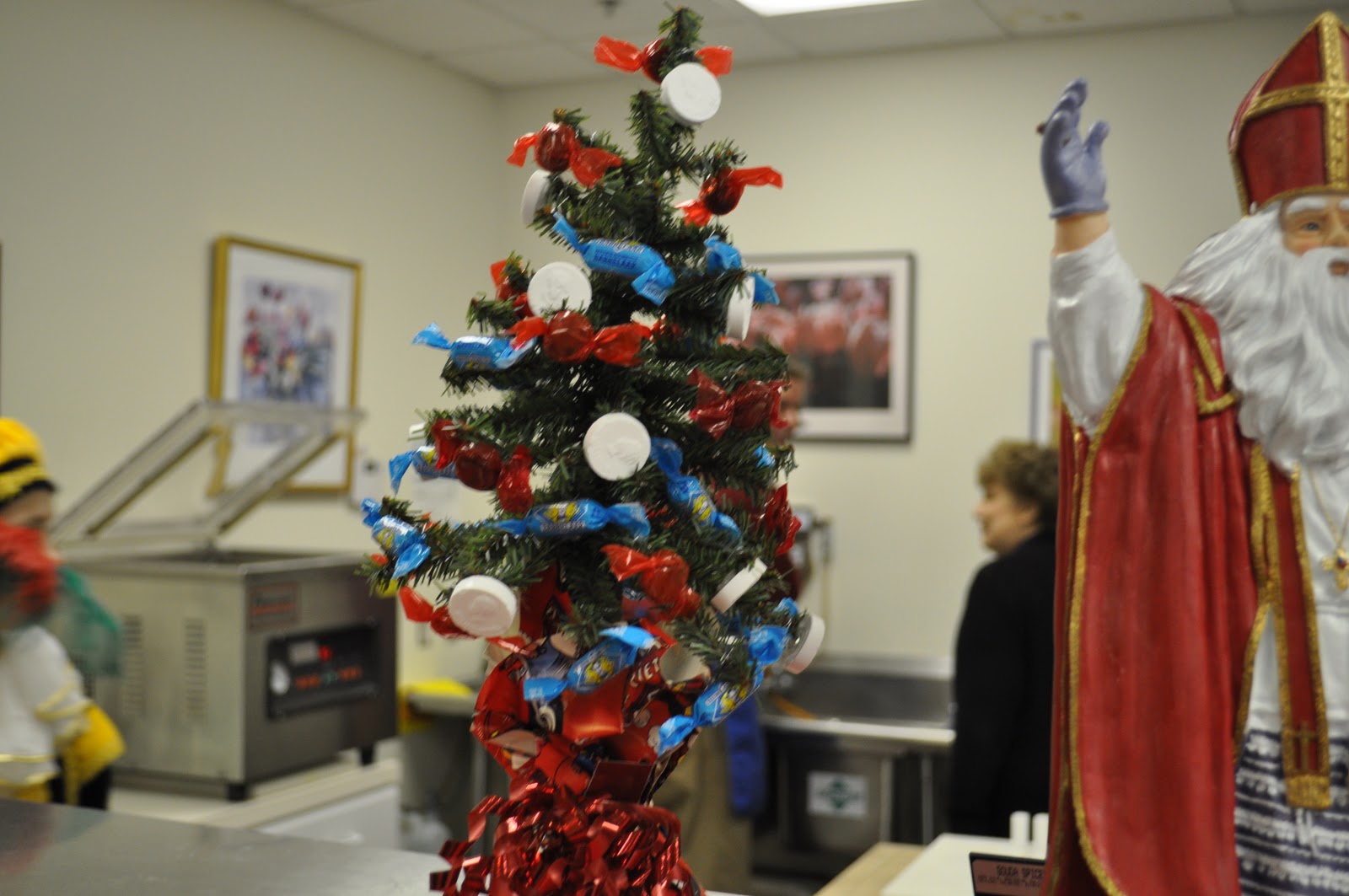 Michigan Cottage Cook: HAPPY ST. NICHOLAS DAY&mdash;-NOW START DECORATING