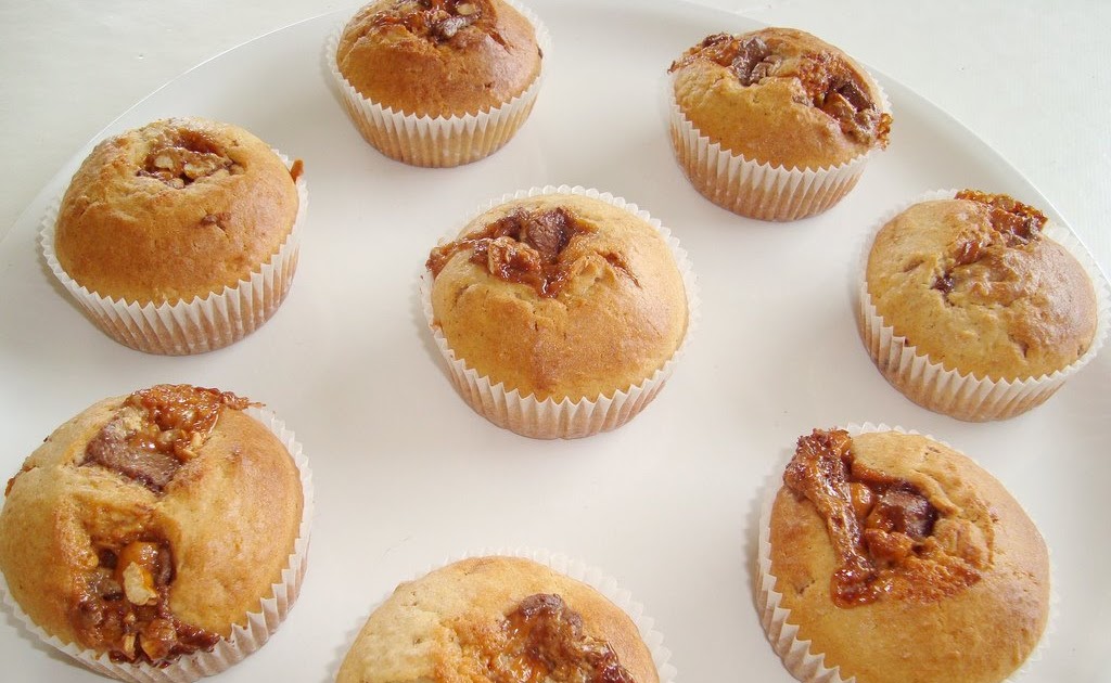 Snickers &amp; Peanut Butter Muffins