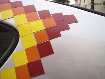 Auto Toyota con decoración de Stickers en 8 Bits