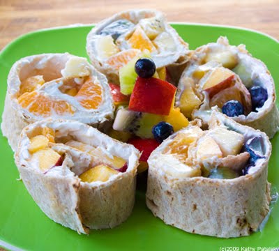 [rainbow-wraps-fruit-18.jpg]