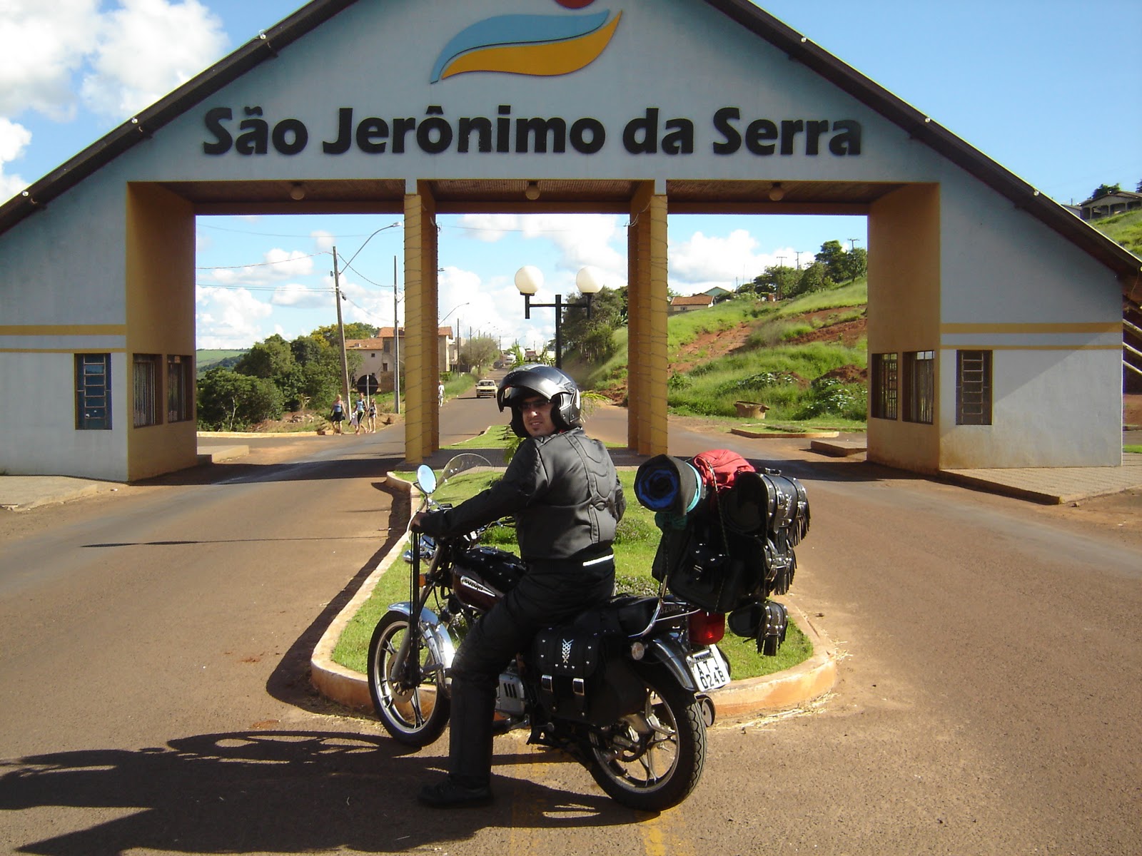 Intruder 125: Viagem a são Jerônimo da Serra