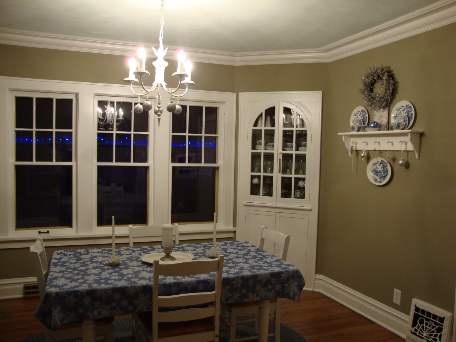 J&K Homestead: Dining Room Decor: Wall #1