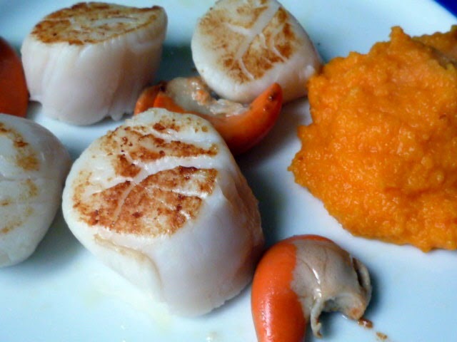 Bolli&amp;#39;s Kitchen: St. Jacques poêlées avec une mousseline de carottes au ...