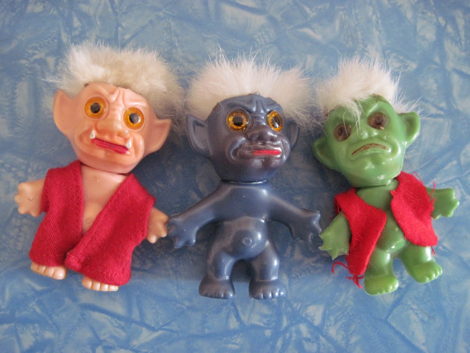 [loose+monster+trolls.JPG]