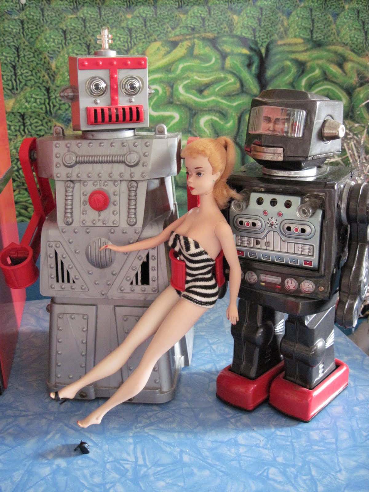[barbie+with+robots.JPG]
