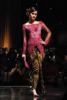 Inspirasi modis pembahasan baju wisuda tentang  Info 43+ Baju Wisuda Malaysia
