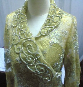 Kebaya berkerah