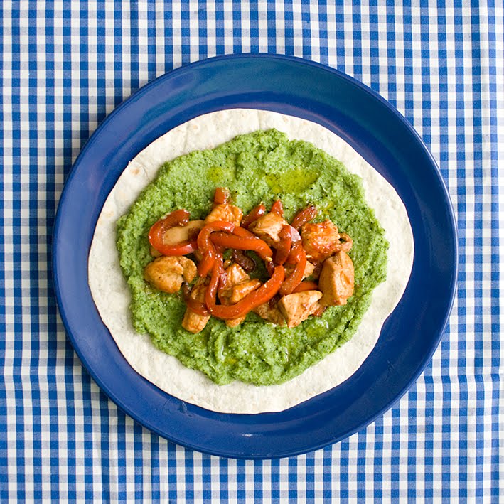 ARROZCONHUEVOS FAJITAS DE POLLO CON SALSA DE BROCOLI