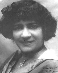 Resultado de imagem para JÚLIA MARTINS cantora