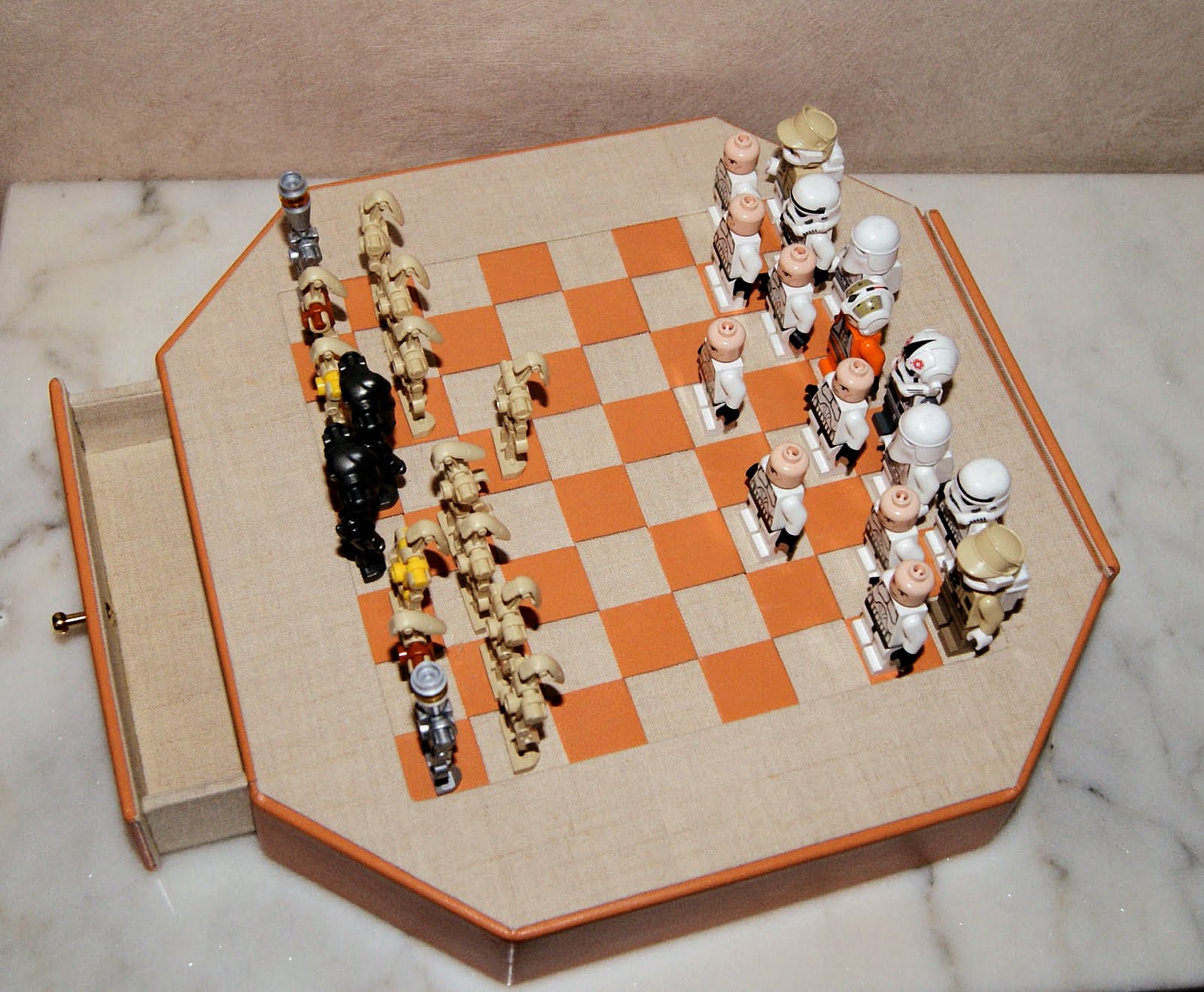 RECREATIONS: Echec et Mat