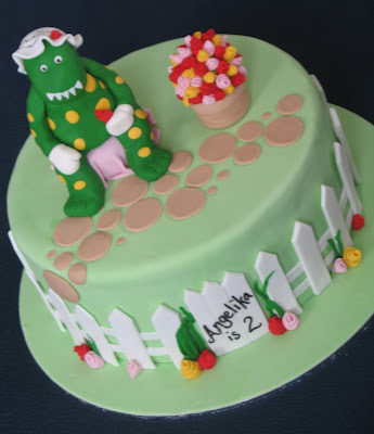 Dinosaur Birthday Cakes on Blissfully Sweet  Dorothy The Dinosaur In Her Rose Garden Cake