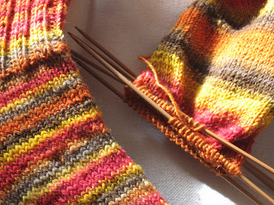 Rock&apos;s Socks Knitting Pattern - AllFreeKnitting.com - Free