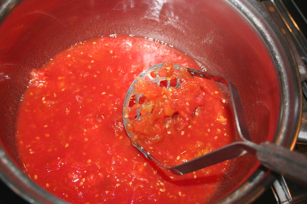 Everyday Finesse Hot tomato gravy