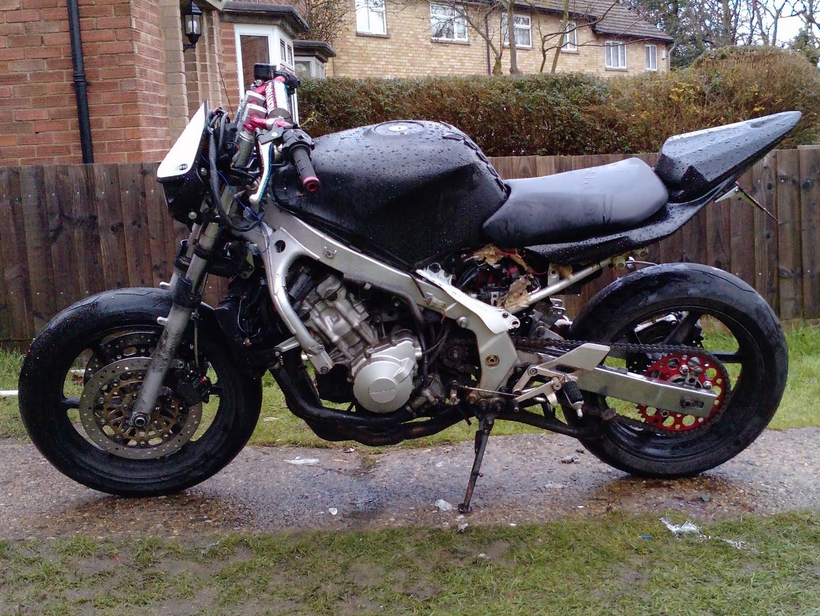 Honda CBR 600 f3 Street Fighter