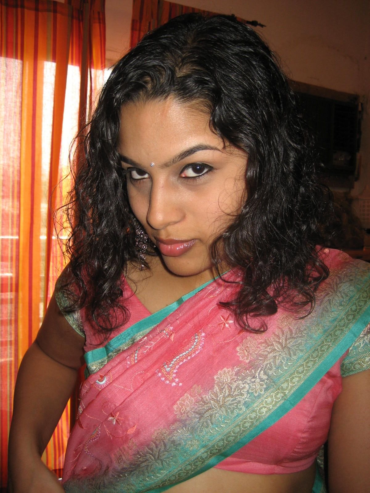 Beauty Of Sri Lanka Lanka Girl Wearing Sexy Sareewoooooww 