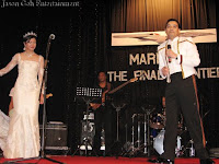 The groom YM Tunku Jamie Nadzimuddin bin Tunku Mudzaffar dedicating a song to his new bride Nur Azini Mohd Kamal