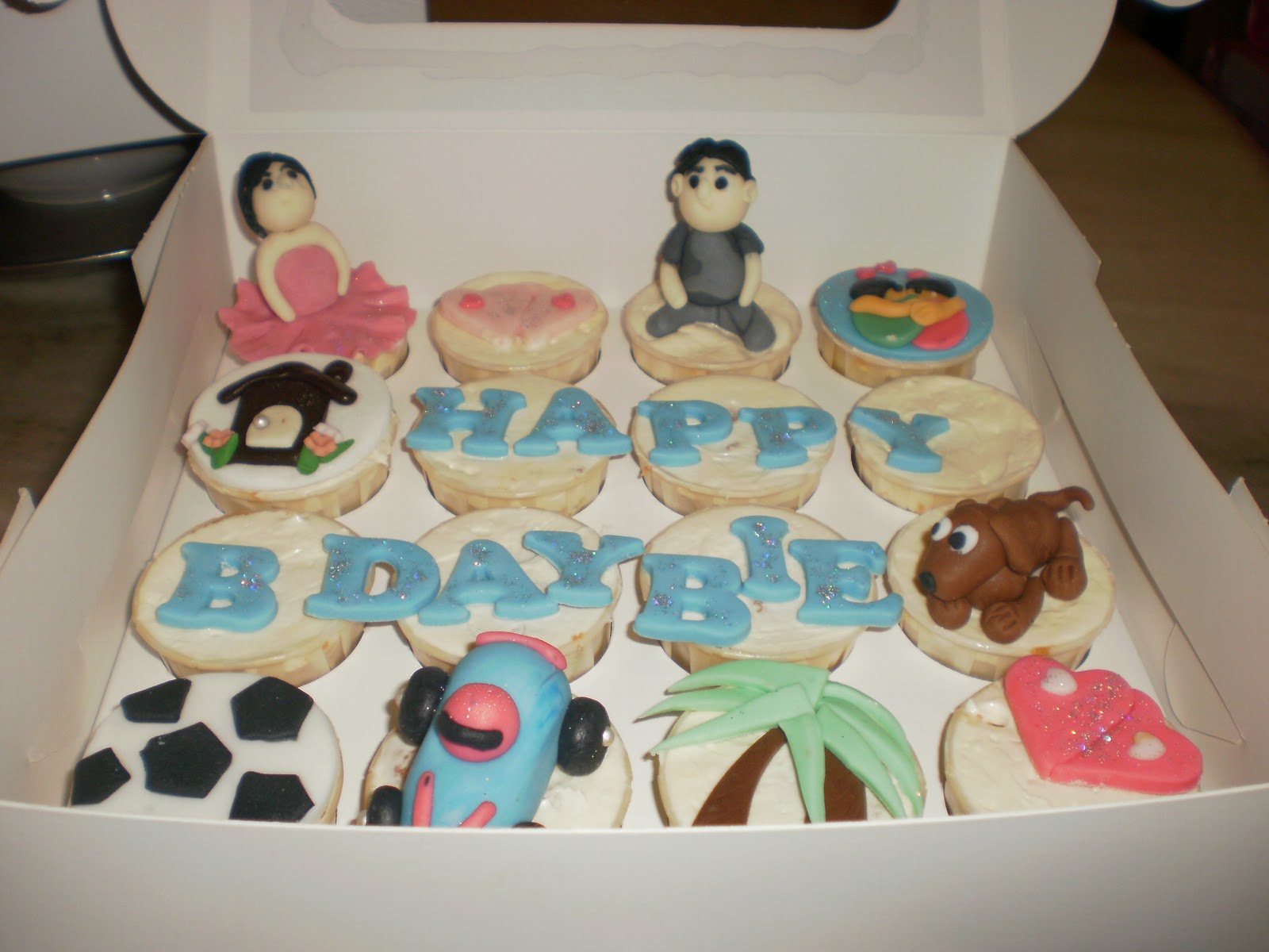 Eunice Home Bake (Klang) Birthday Cupcake sweet couple