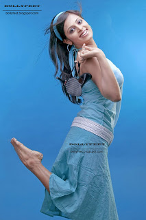 Sexy and hot actress Sindhu Menon