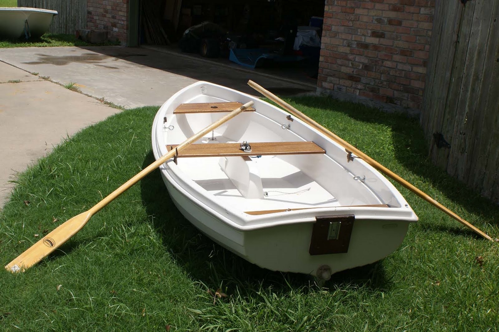 Life in the Slow Lane (The Pearl) The Birth of a Dinghy