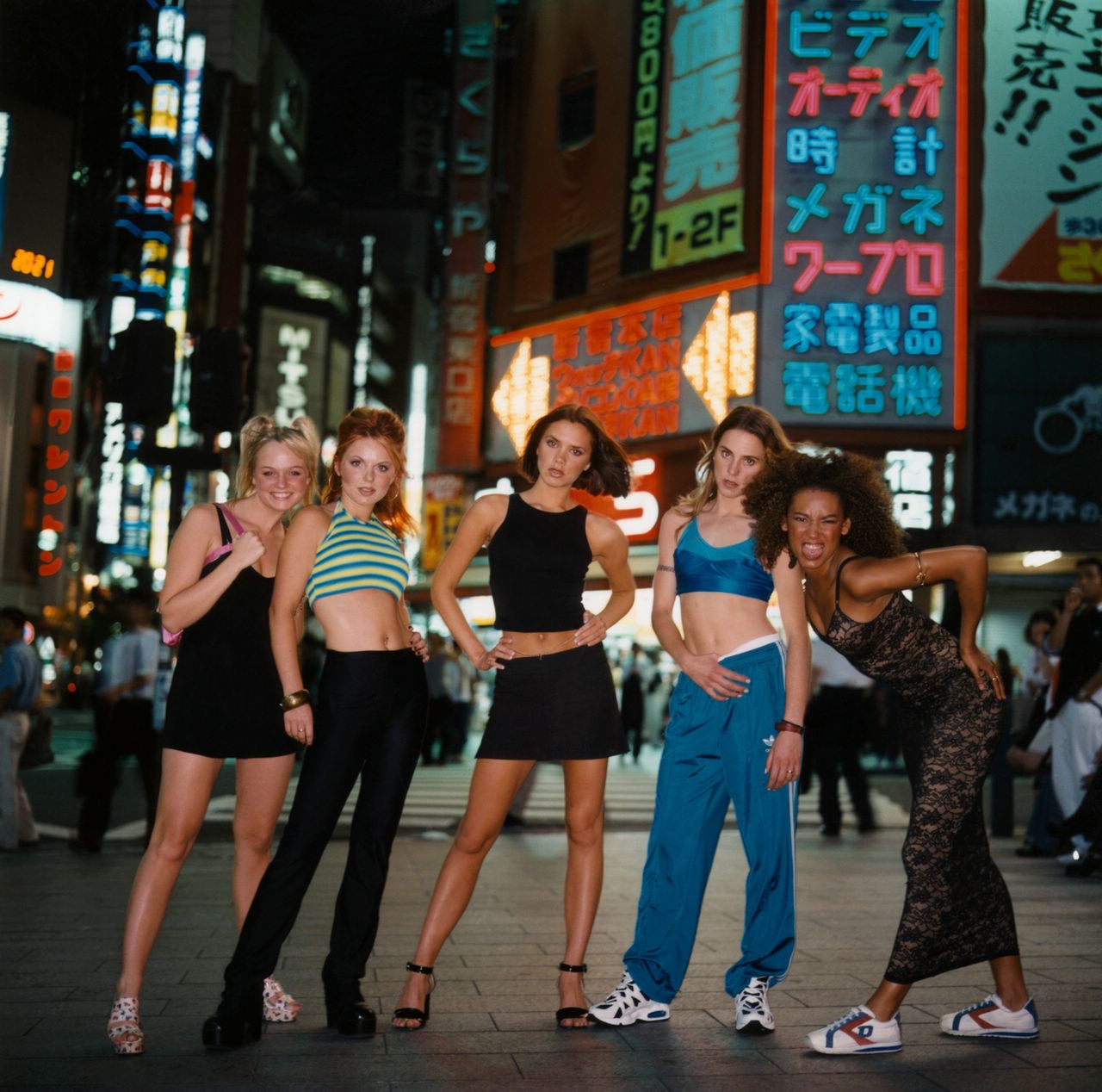 http://4.bp.blogspot.com/_FEkxtl1-FKs/THKIh9gYXZI/AAAAAAAAACg/XaX6Ipsle8Y/s1600/Spice+Girls+in+Toyko,+1996.jpg