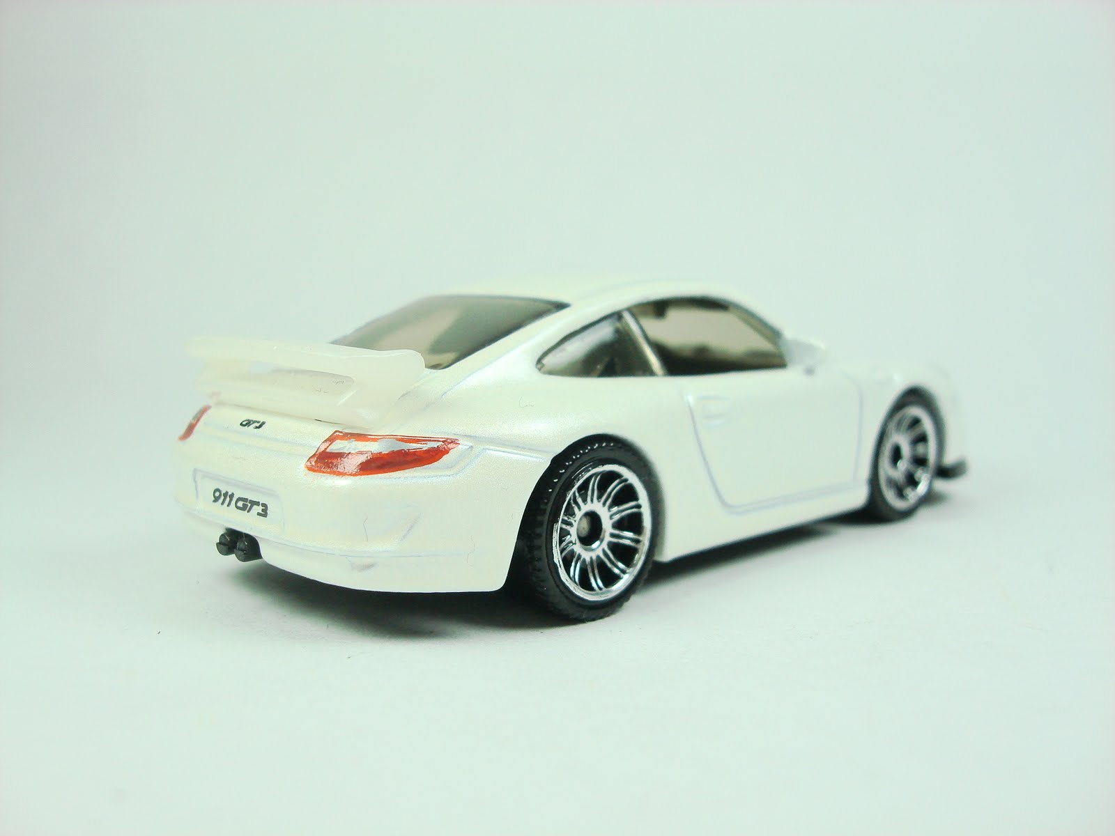 ZT's Dream Garage: Matchbox Porsche 911 GT3