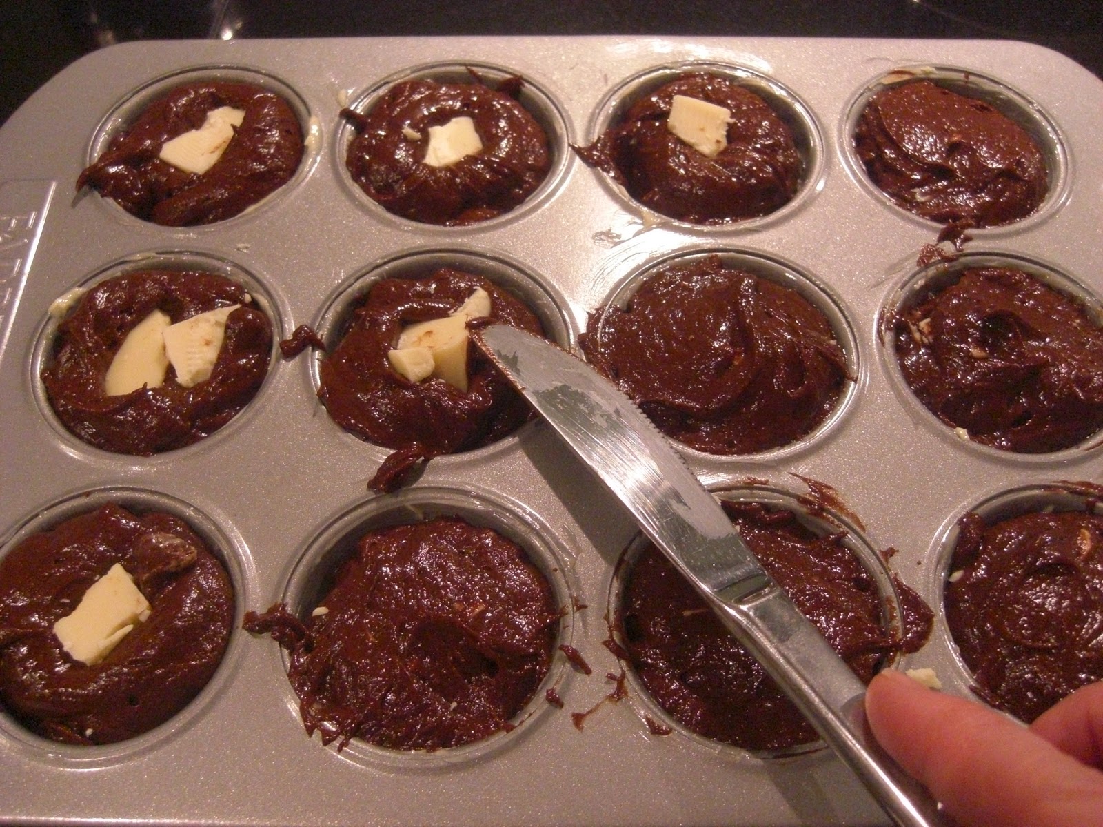 Überall &amp; Nirgendwo: Kleine Schokokuchen auf Himbeer-Cranberrykompott