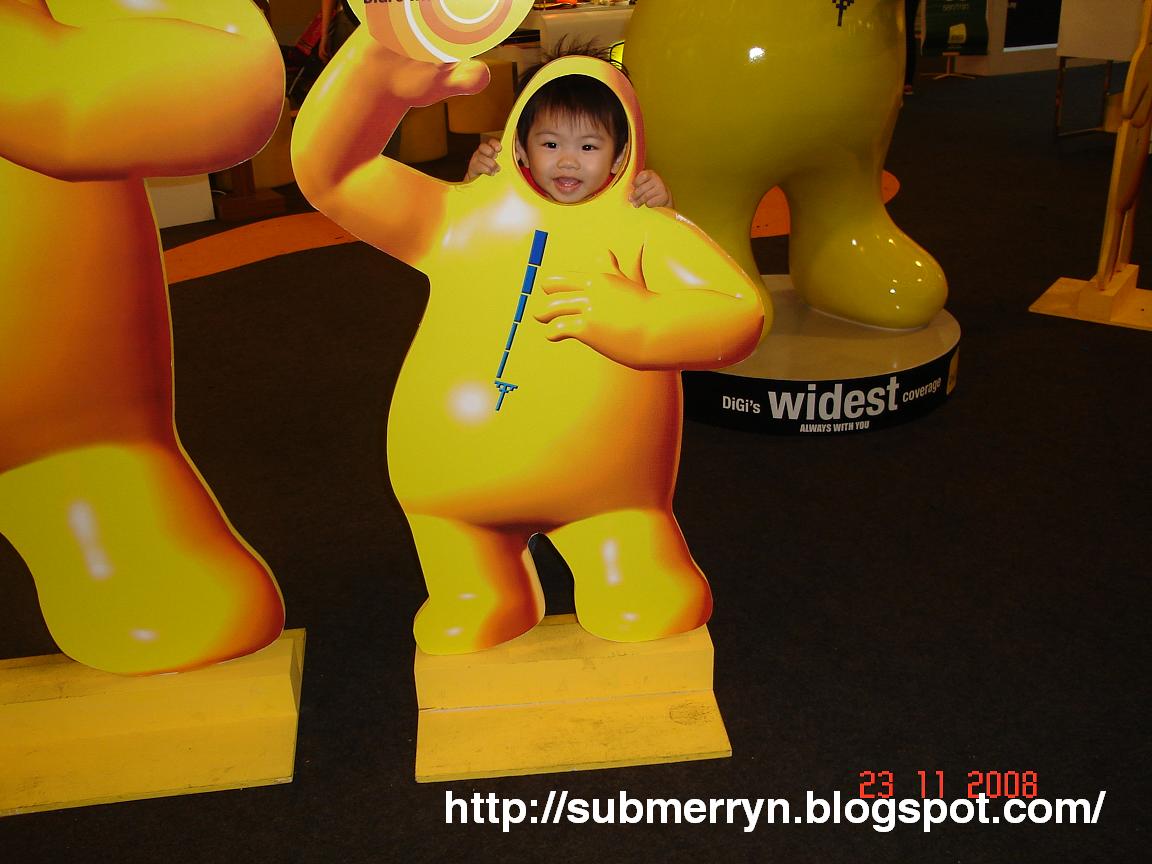 [yellow+digiboy.JPG]