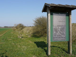 Keltenschanze/Viereckschanze im Lanzenhaarer Feld Keltenschanze/Viereckschanze im Lanzenhaarer Feld