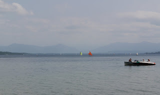 Südblick auf die Alpen von der Roseninsel im Starnberger See Südblick auf die Alpen von der Roseninsel im Starnberger See