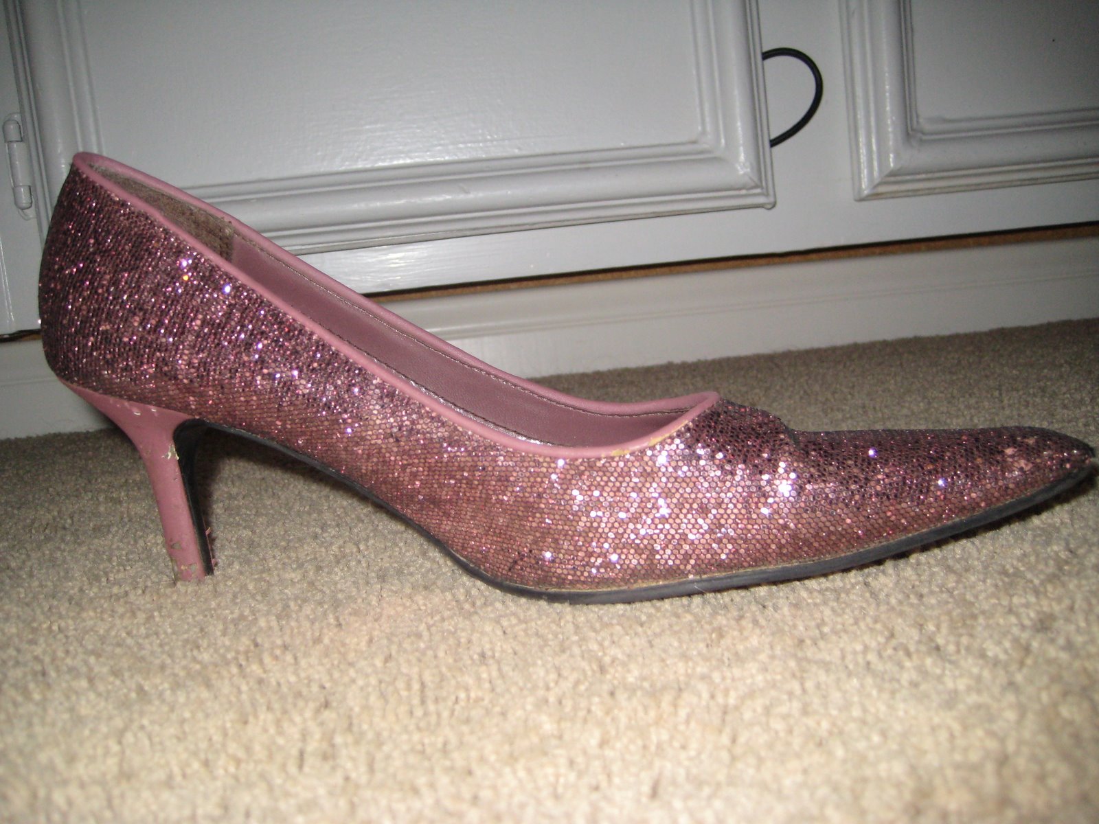 [sparkly+shoe.jpg]