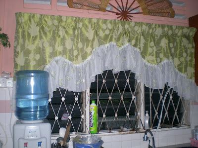 Kitchen Drapery Ideas on Usual Kitchen Curtain French Pleats And Ruffles On The Curve
