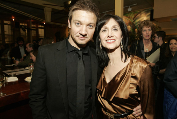 [J_Renner01.jpg]