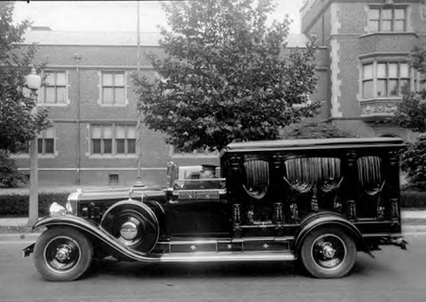 1930 Cadillac Half Coach Hearse ~