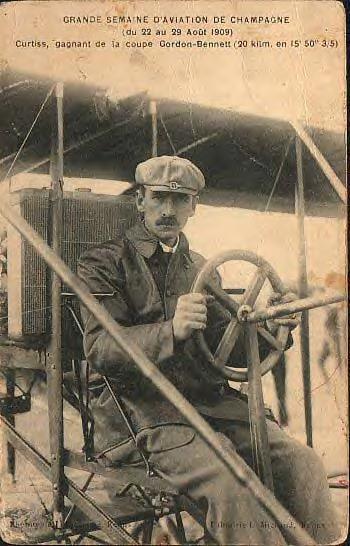 Glenn Curtiss. 1909