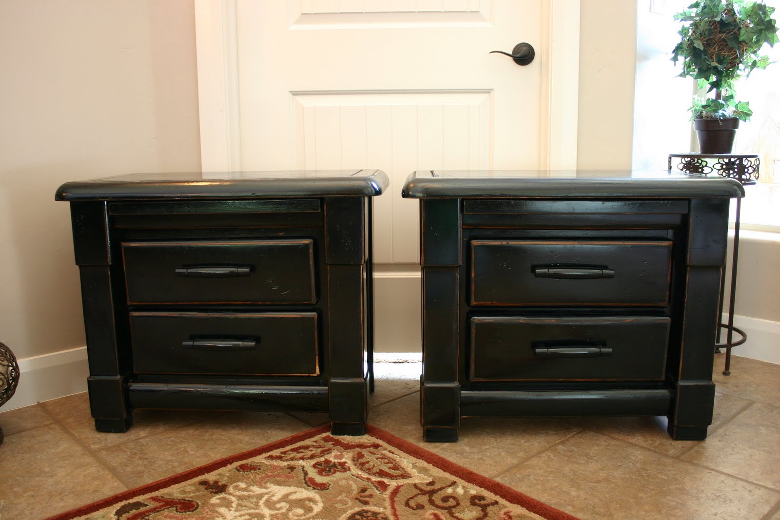Doubletake Decor Chunky Black Dresser & Nightstands