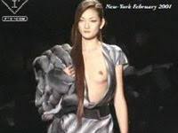 冨永愛　乳首 冨永愛、ファッションショーでおっぱい丸出し！: モデルの冨永愛が紀里谷和明と14歳差熱愛！