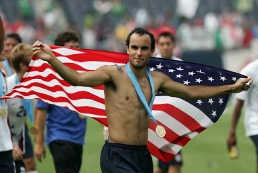 Landon-Donovan-USA-2010-World-Cup-Hero-PHOTOS.jpg